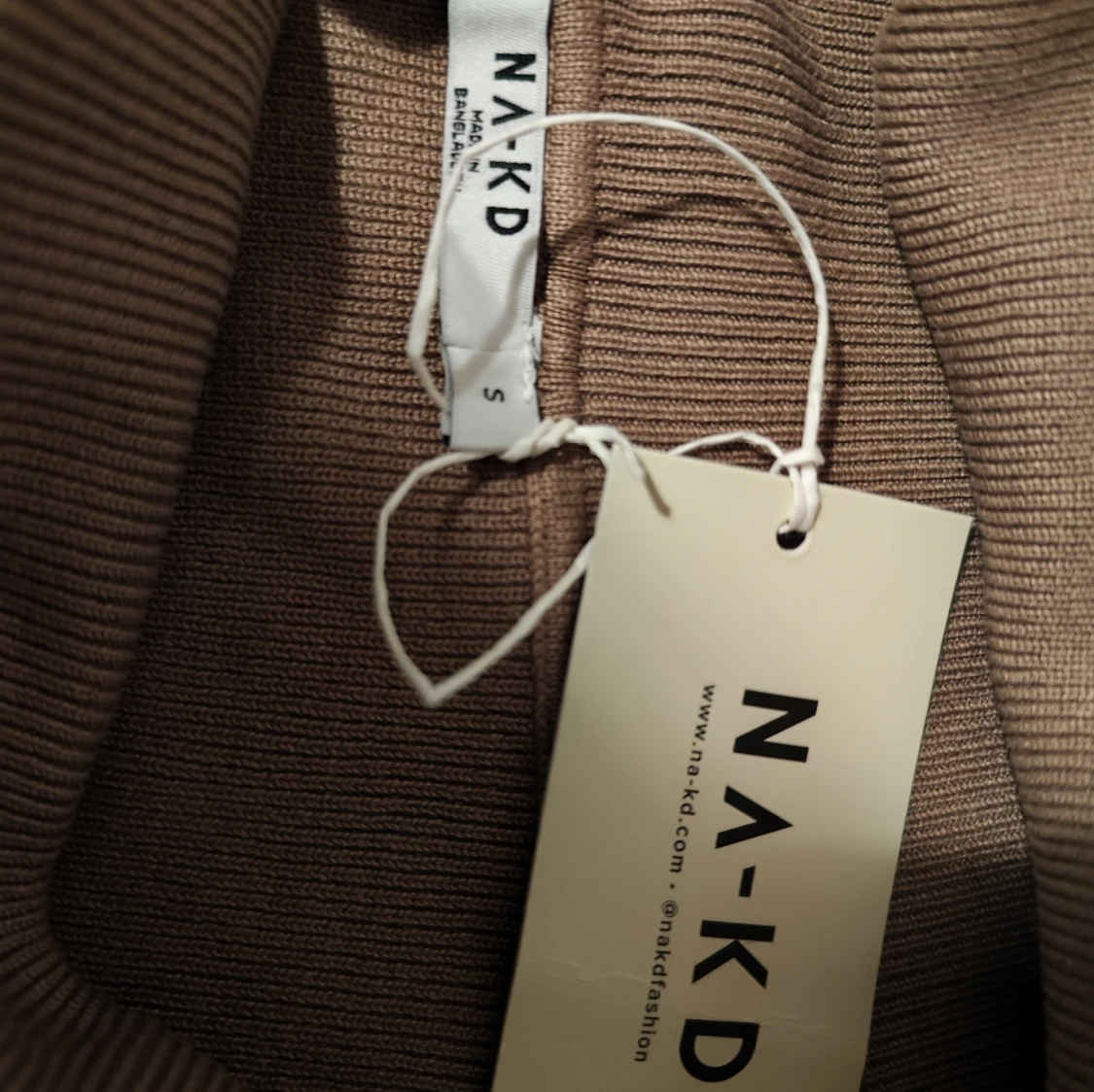 Beige/brun offshoulder topp från NA-KD - 1