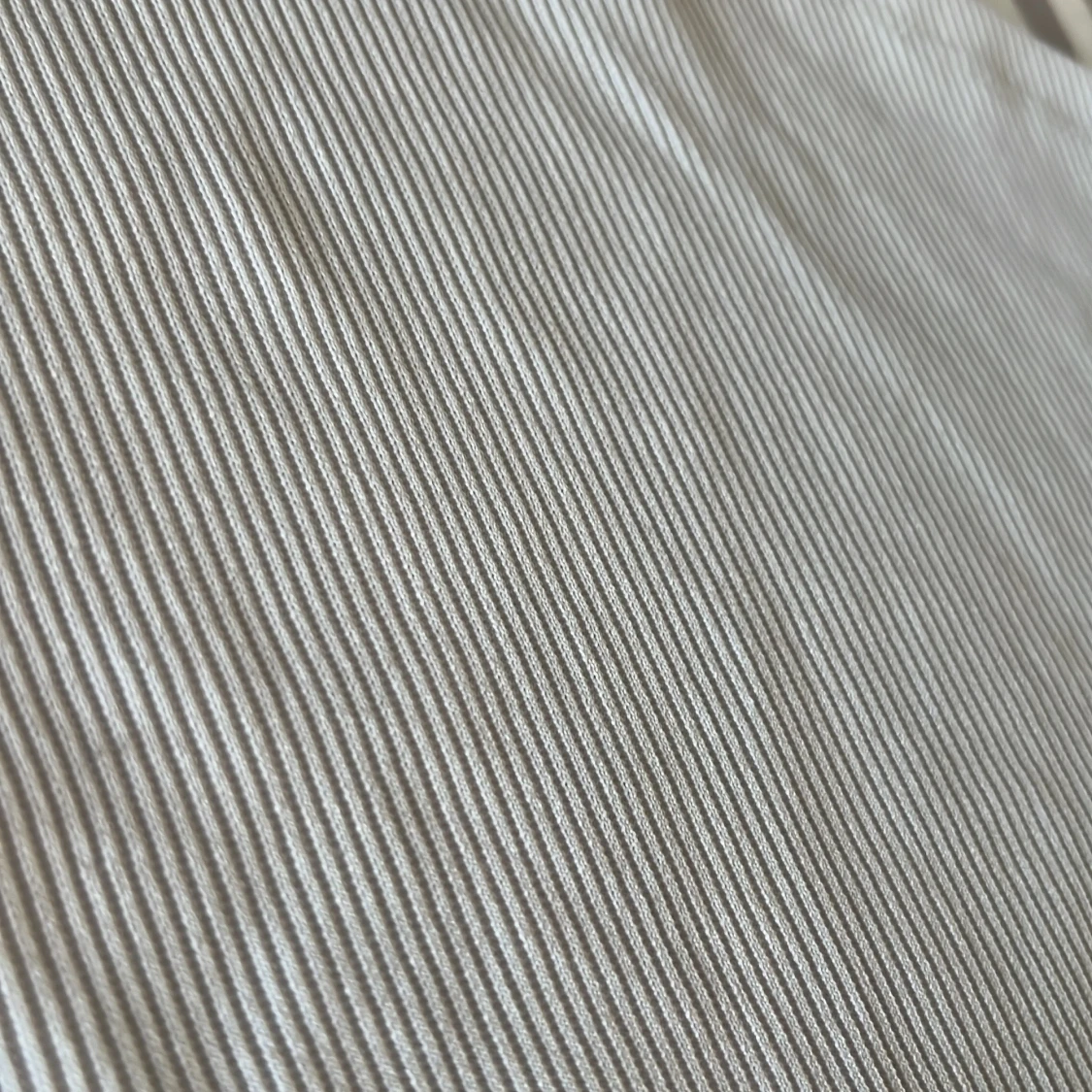 Vit oneshoulder topp från Stories L - 2