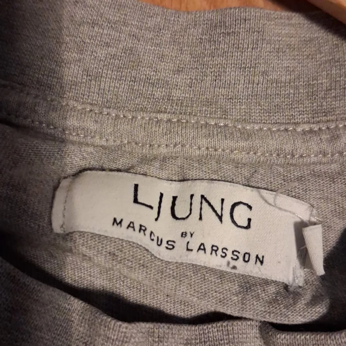 Grå t-shirt från Ljung Marcus Larsson - 2