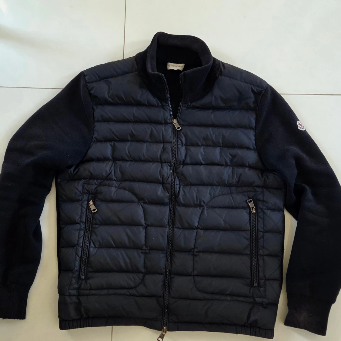 Mörkblå quiltad jacka från Moncler - 1