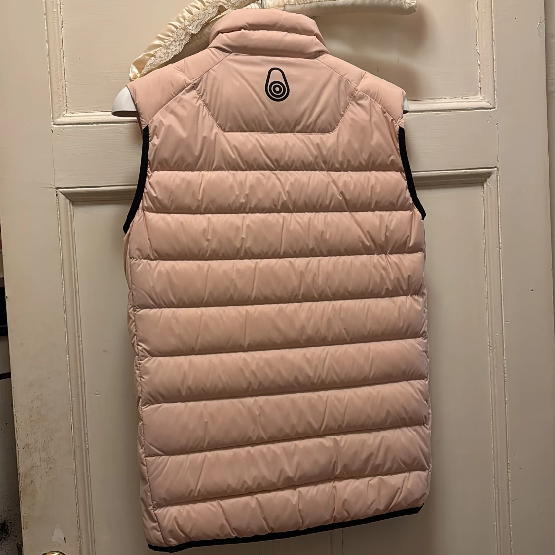 Ljusrosa väst från Sail Racing - 1