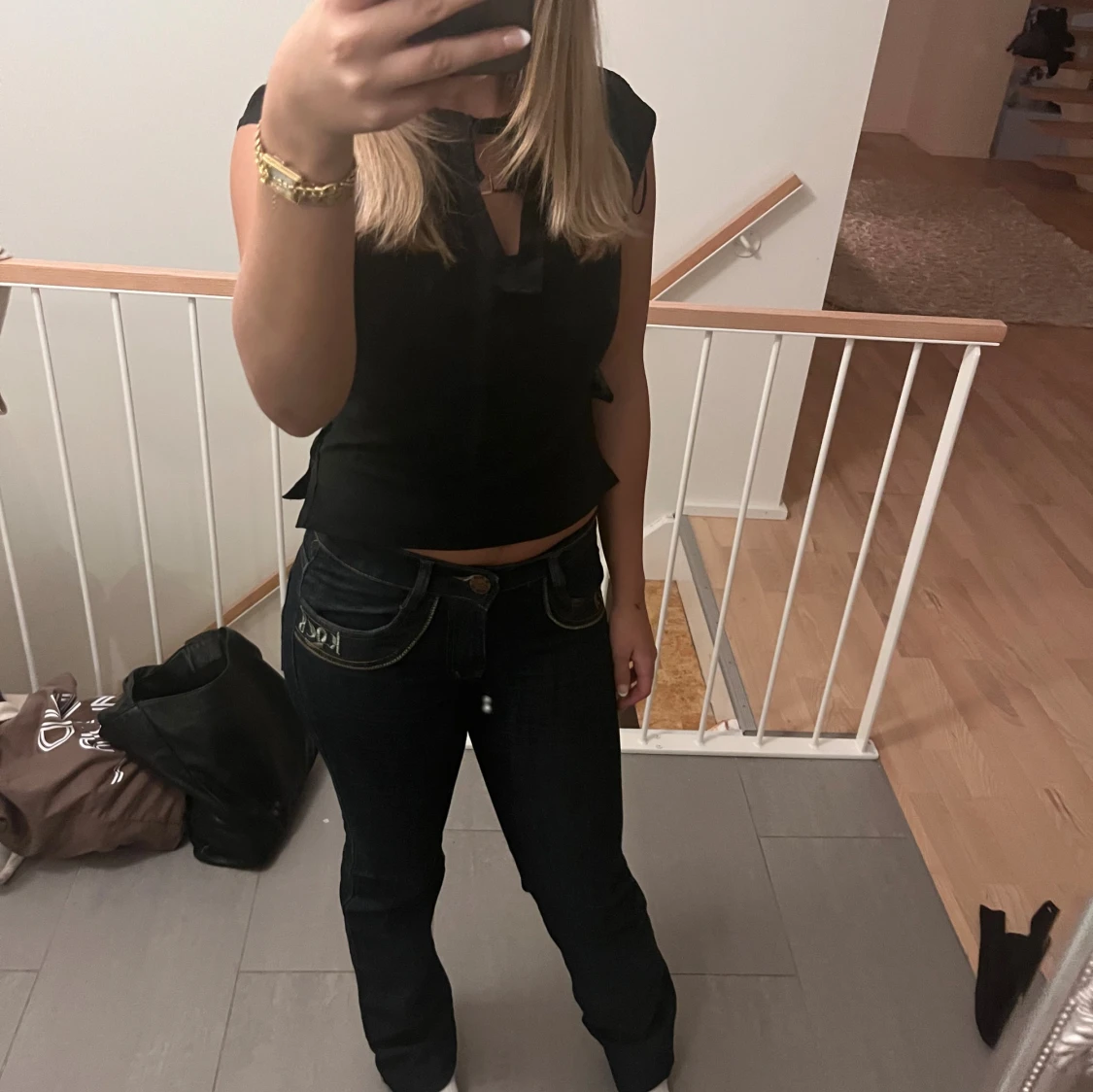 Mörkblå Hi CoCo jeans med broderi yk2, vintage