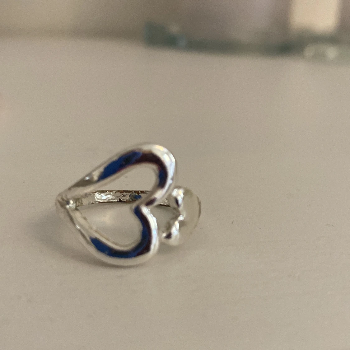 Smyckeset med silverringar och pärlarmband - 1