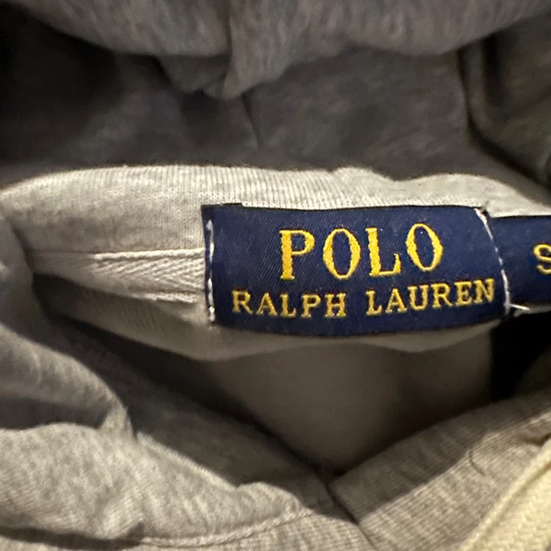Grå hoodie från Polo Ralph Lauren - 2