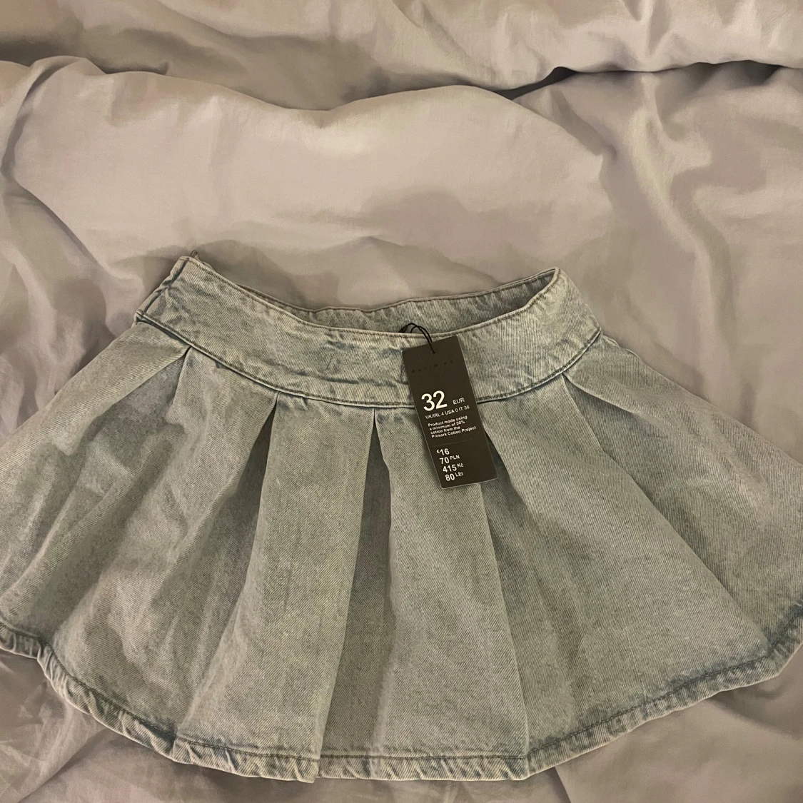 Ljusblå kort jeanskjol från Denim Co.