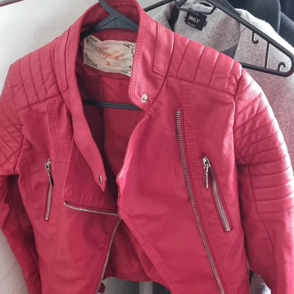 Röd skinnjacka från Vogelle, stl 36 - 1