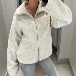 Teddy jacka beige H&M - Fint skick. 