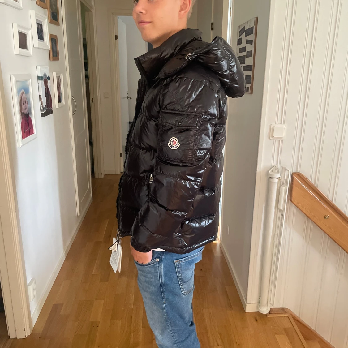 Svart Moncler pufferjacka med huva - 1