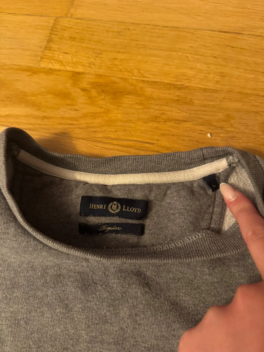 Grå sweatshirt från Henri Lloyd - 2