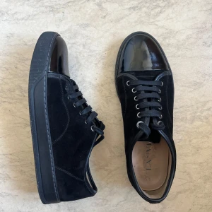 Lanvin skor  - Svarta lanvin skor i storlek 8 som är nästintill oanvända! Skriv vid frågor :) 