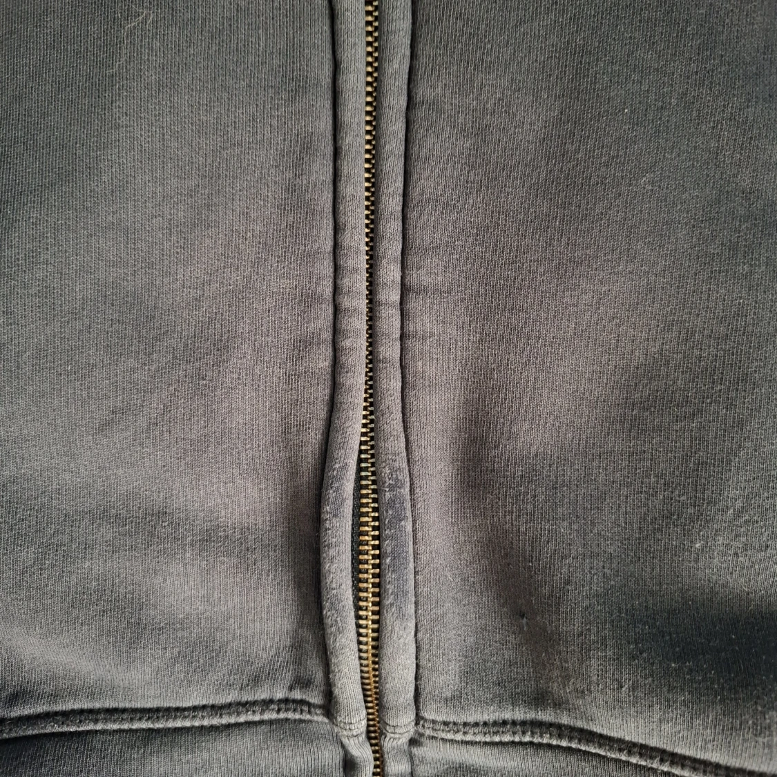 Mörkblå hoodie med dragkedja från GANT - 4