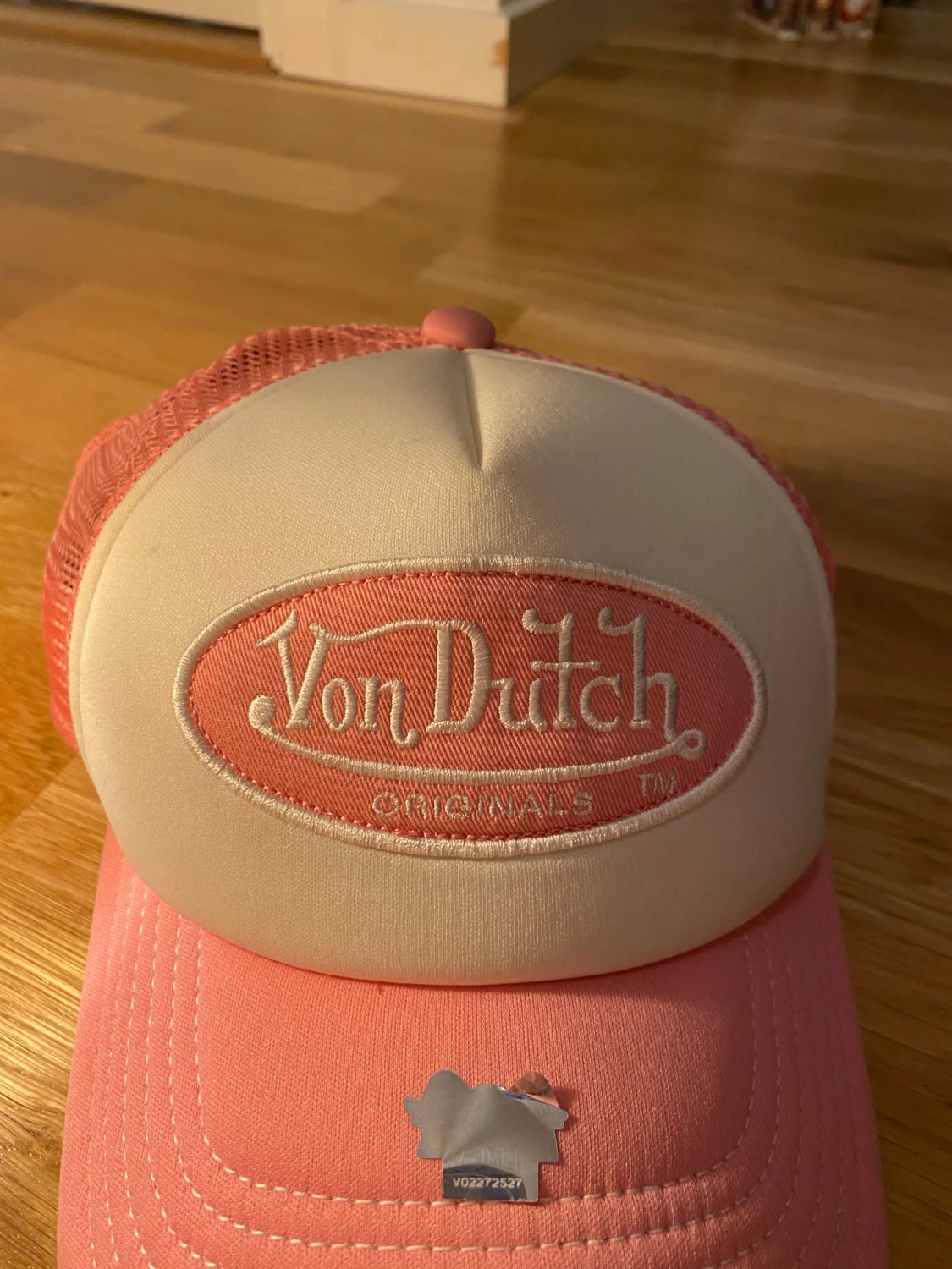 Rosa och vit Von Dutch truckerkeps - 1