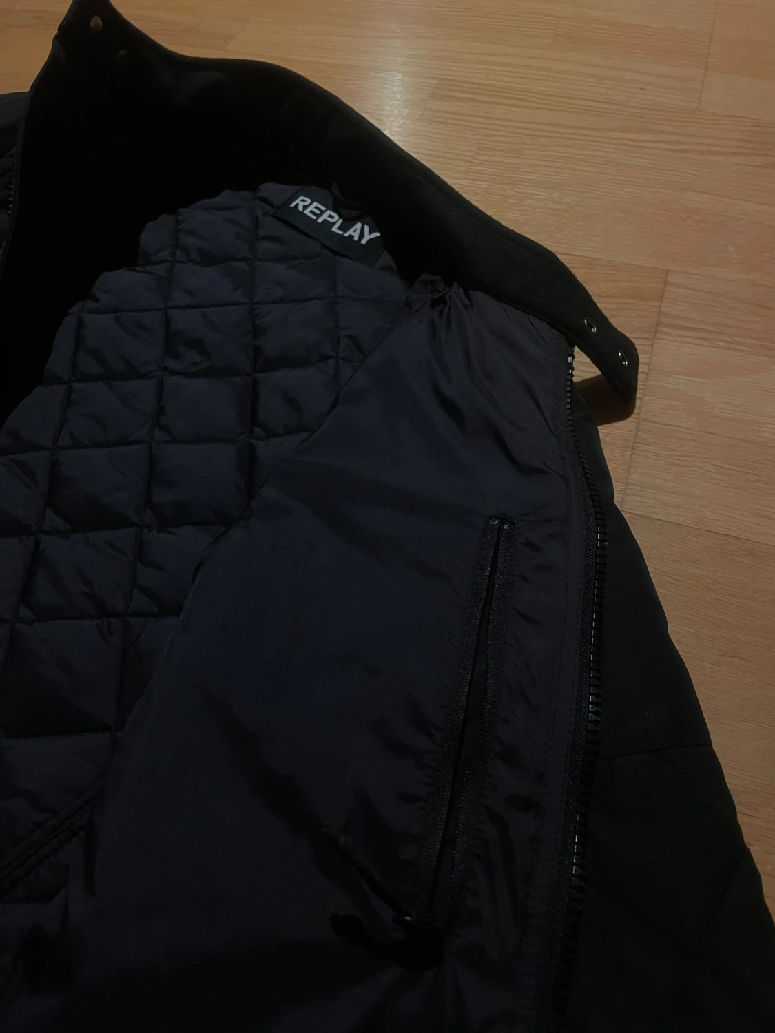 Svart quiltad jacka från Replay - 4