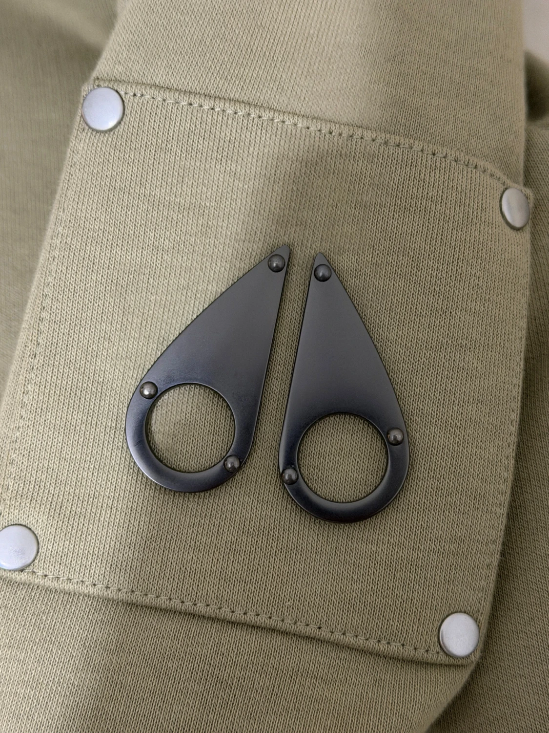 Beige hoodiejacka från Moose Knuckles - 1