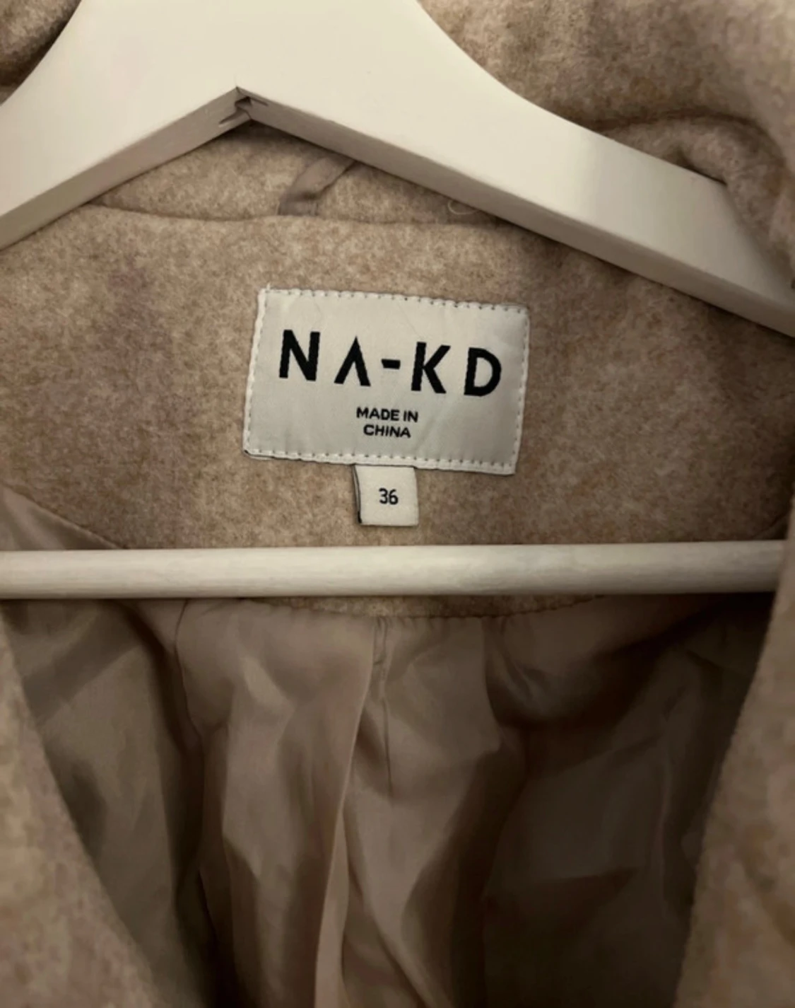 Beige kappa från NA-KD med bälte - 3