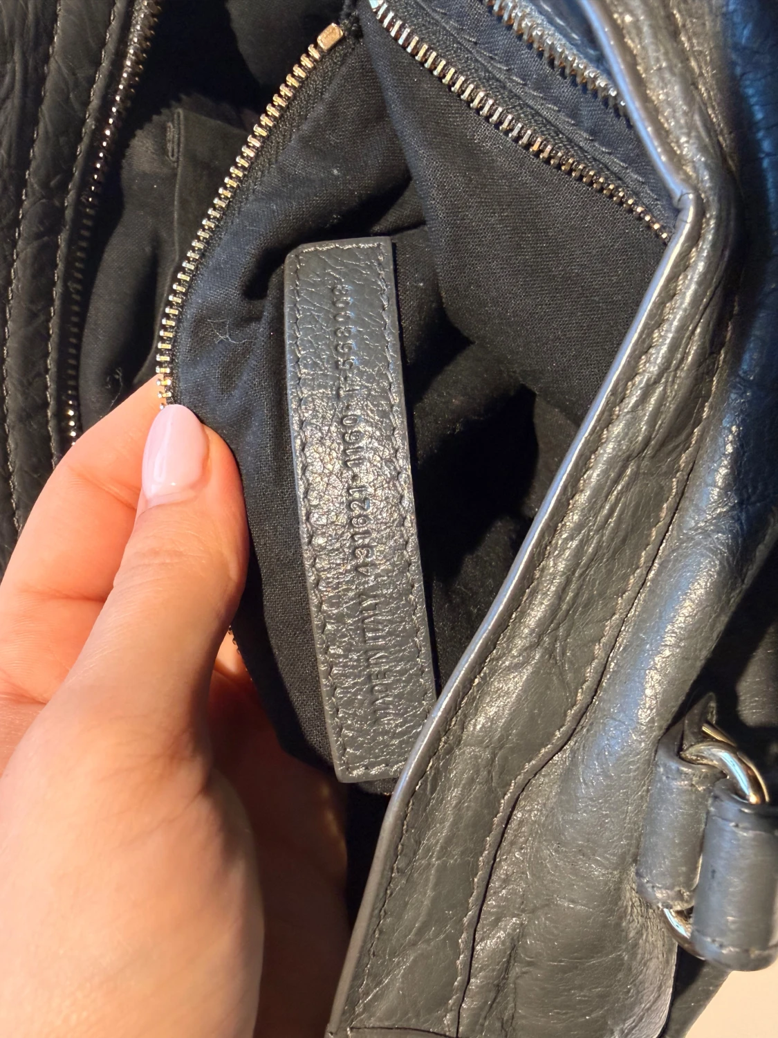 Balenciaga svart axelväska i skinn - 6