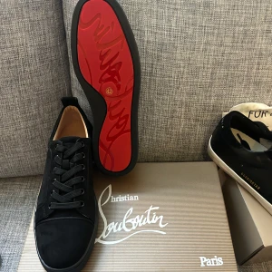 Christian Louboutin Skor - Lite slitna men funkar
