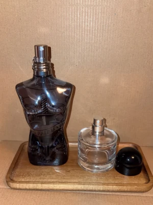 50ml Jean Paul Gaultier decant - En hel 50ml decant av JPG le male lover för ett riktigt bra pris, perfekt som present eller julklapp till nära och kära, 10% rabatt på bundles + gratis 2ml sample på köpet