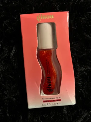Gisou Lip Oil - Helt nytt och oanvänd. Slutsålda i sephora