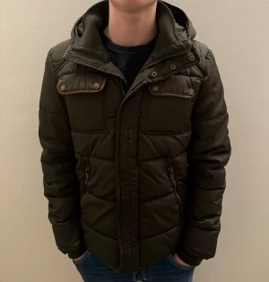 Vinterjacka - - Condition: 8/10 - Color: Olive - Size: S