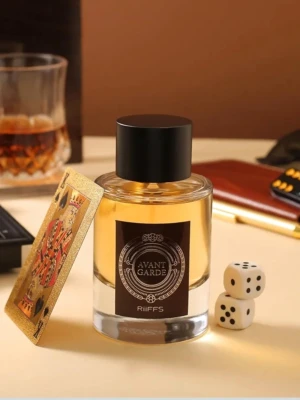 Riiffs Avant Garde parfym  - Gillar du Prada l Homme intense så är denna något för dig. Googla gärna för mer information. Box saknas tyvärr och uppskattar cirka 90ml kvar. Fler bilder kan ordnas vid intresse.