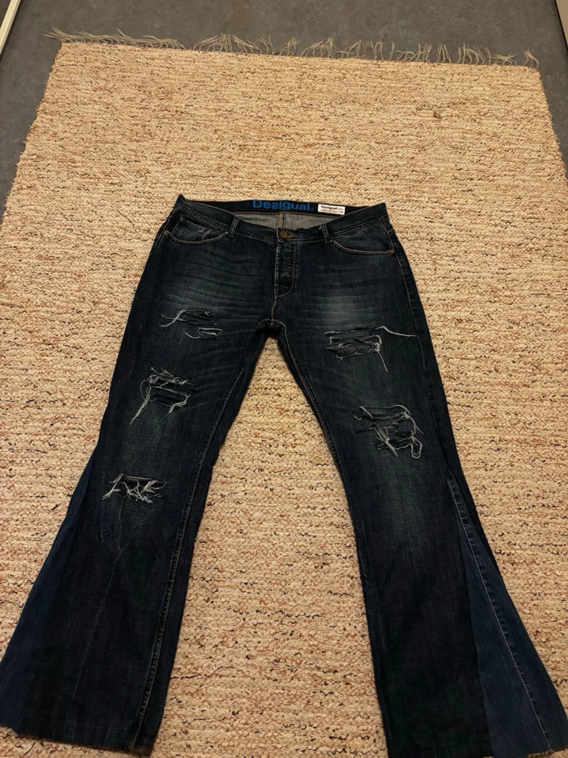 Desigual mörkblå bootcut jeans strl 38