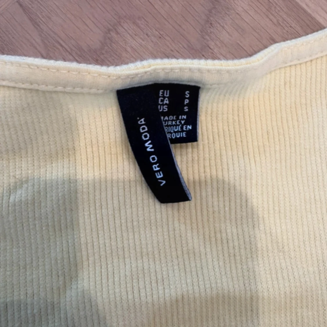 Ljusgul långklänning från Vero Moda - 2