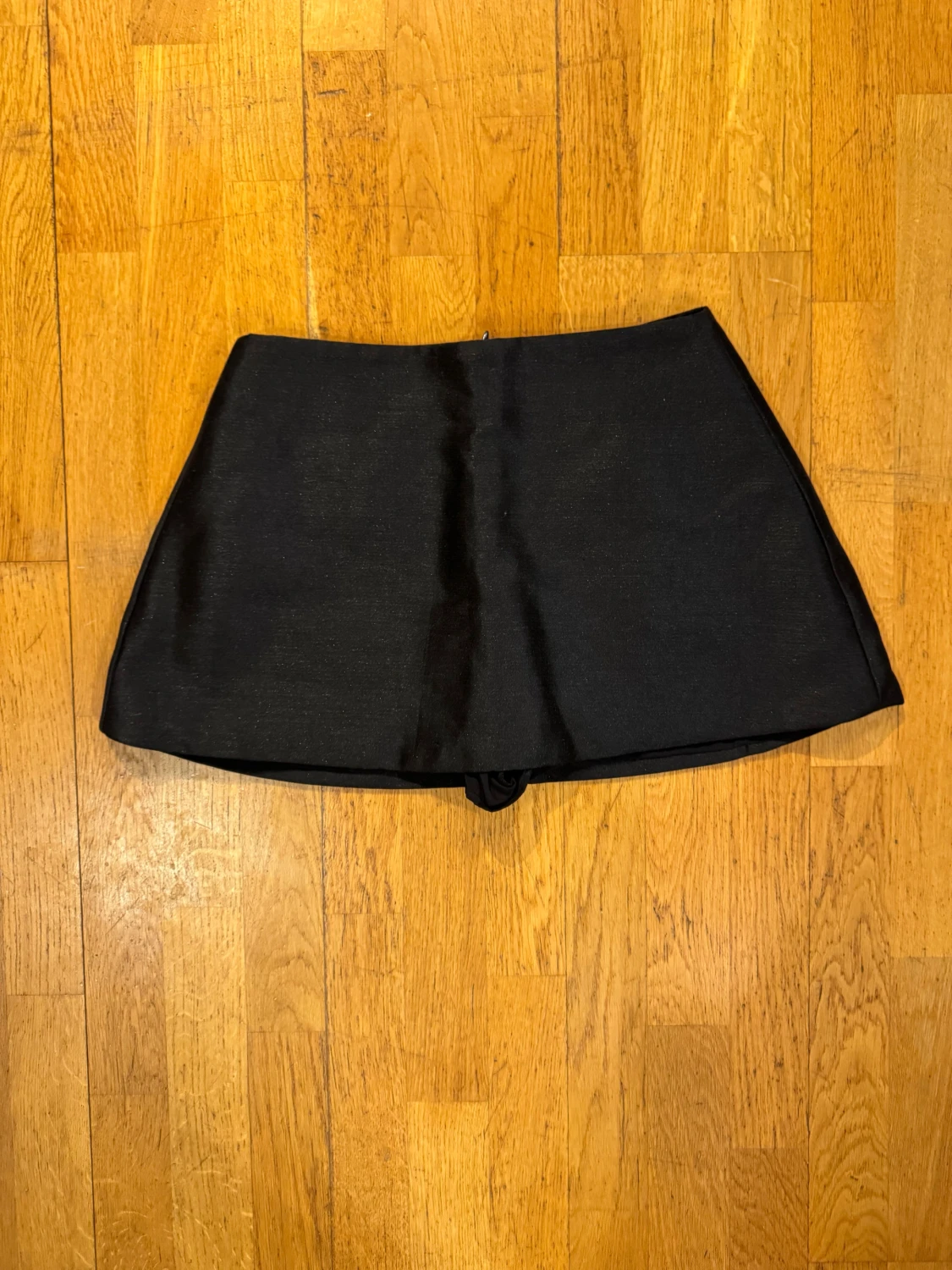 Svarta skorts med dragkedja M - 1