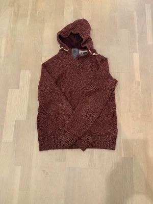 Fin röd hoodie - Tvär fet hoodie varm och skön!