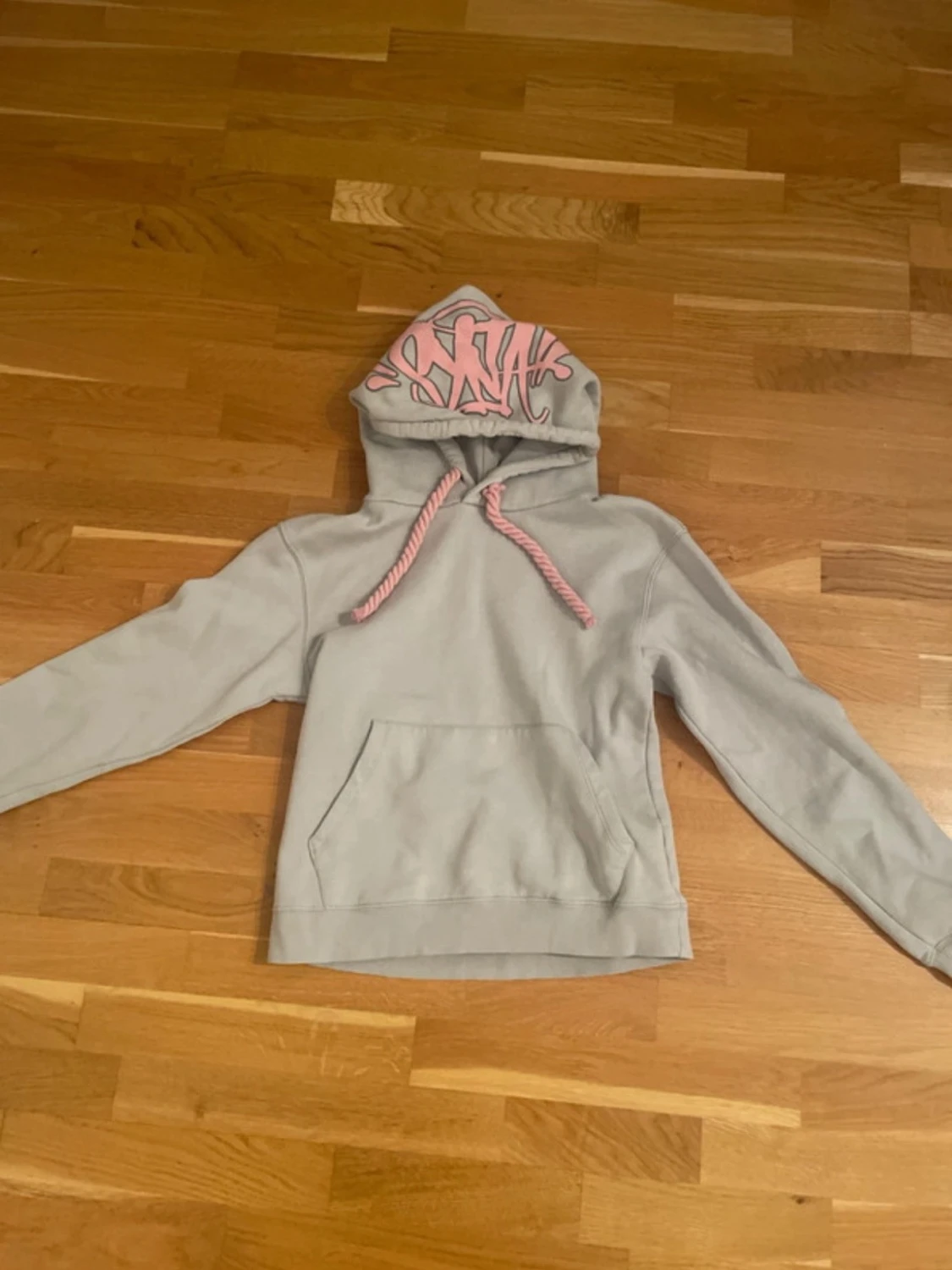 Syna world hoodie 