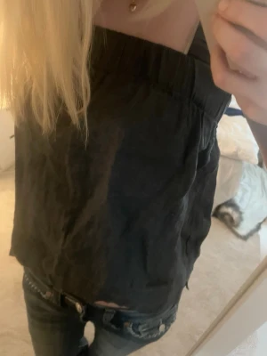 Grått linne - Grått linne/topp köpt på Kappahl i mycket bra skick, köpt för 350kr🫶🏻i äkta linne