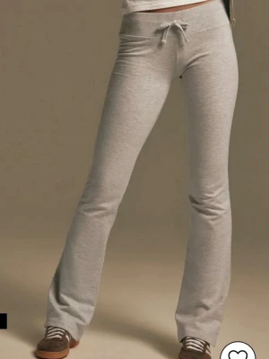 Grå mjukisbyxor Nelly  - Snygga grå mjukisbyxor ifrån Nelly, dem är helt oanvända och i storlek S. 