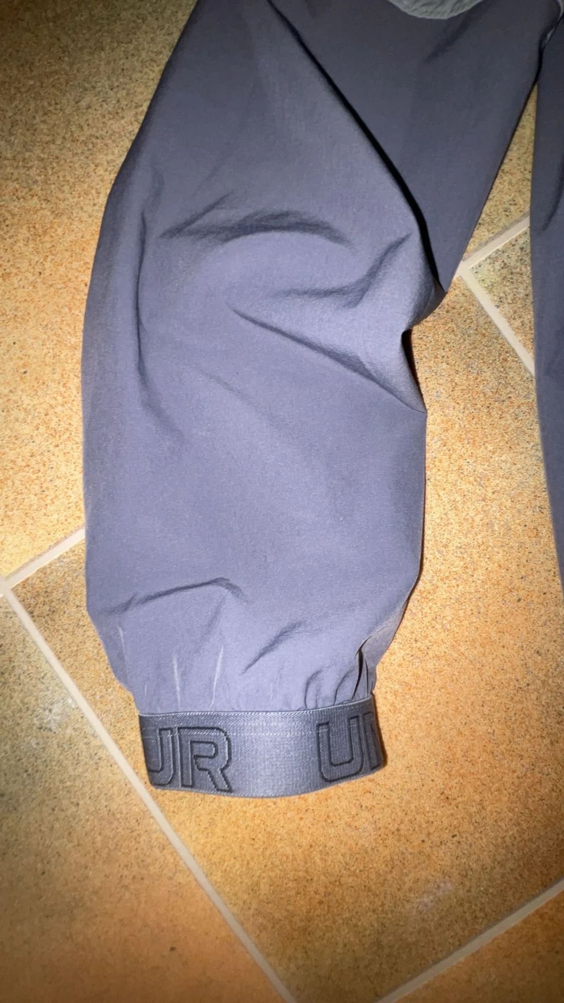 Grå under armour jacka  - 3