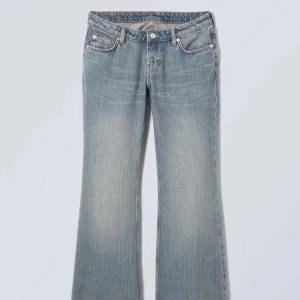 Weekday jeans - Flared jeans från Weekday i Nova Low modellen, strl 32/34 passar en M
