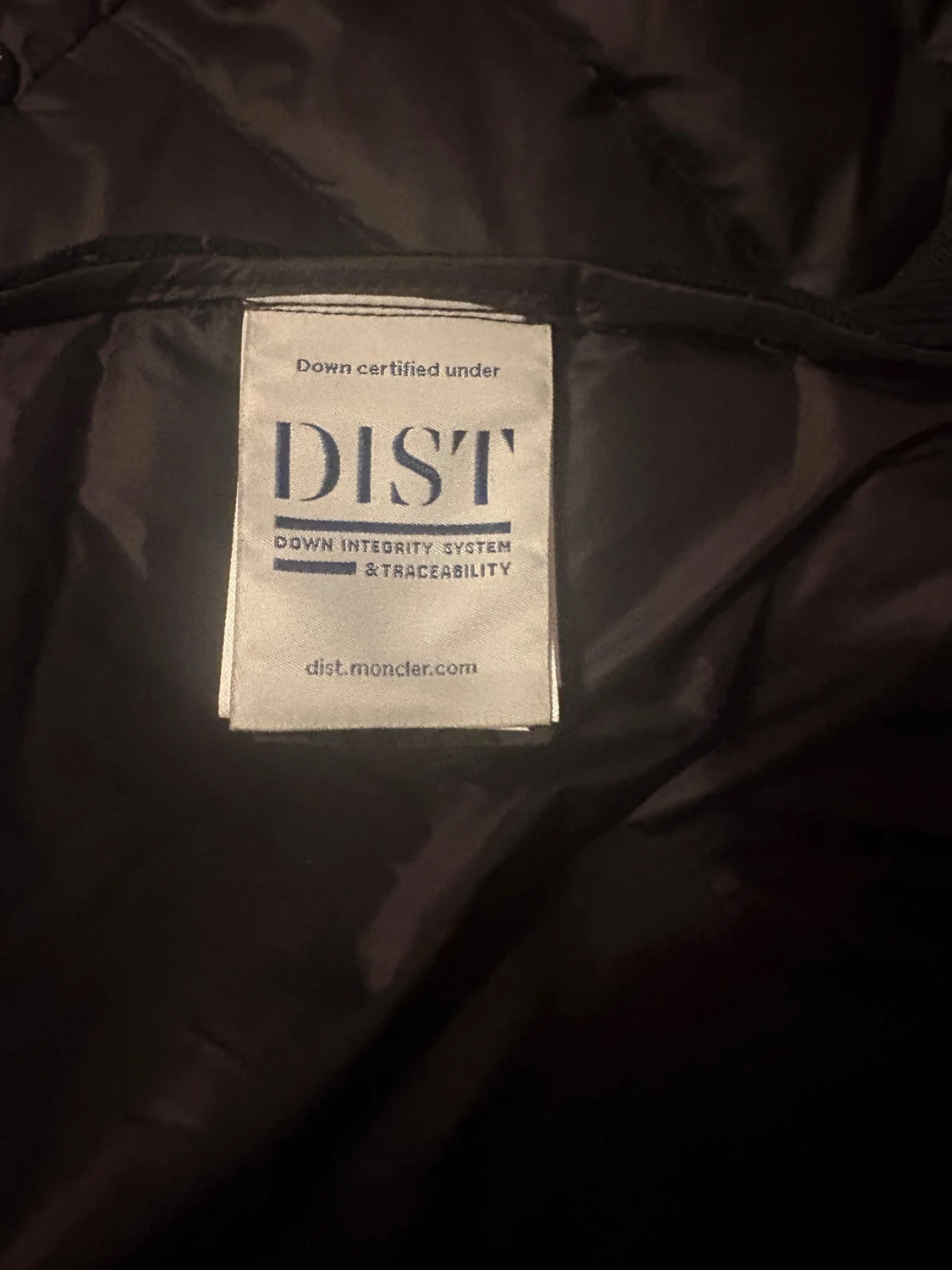 Svart Moncler dunjacka med huva - 2