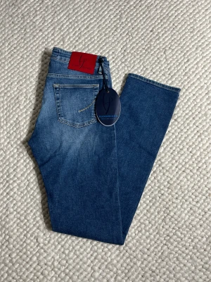 SPRILLANS NYA Handpicked Orvieto Slim Fit Jeans - SPRILLANS NYA Handpicked Orvieto Slim Fit Jeans | Storlek: 31, passar dig runt 190 cm | Skick: 10/10, SPRILLANS NYA MED TAGS! | Bara att skriva vid funderingar✍️