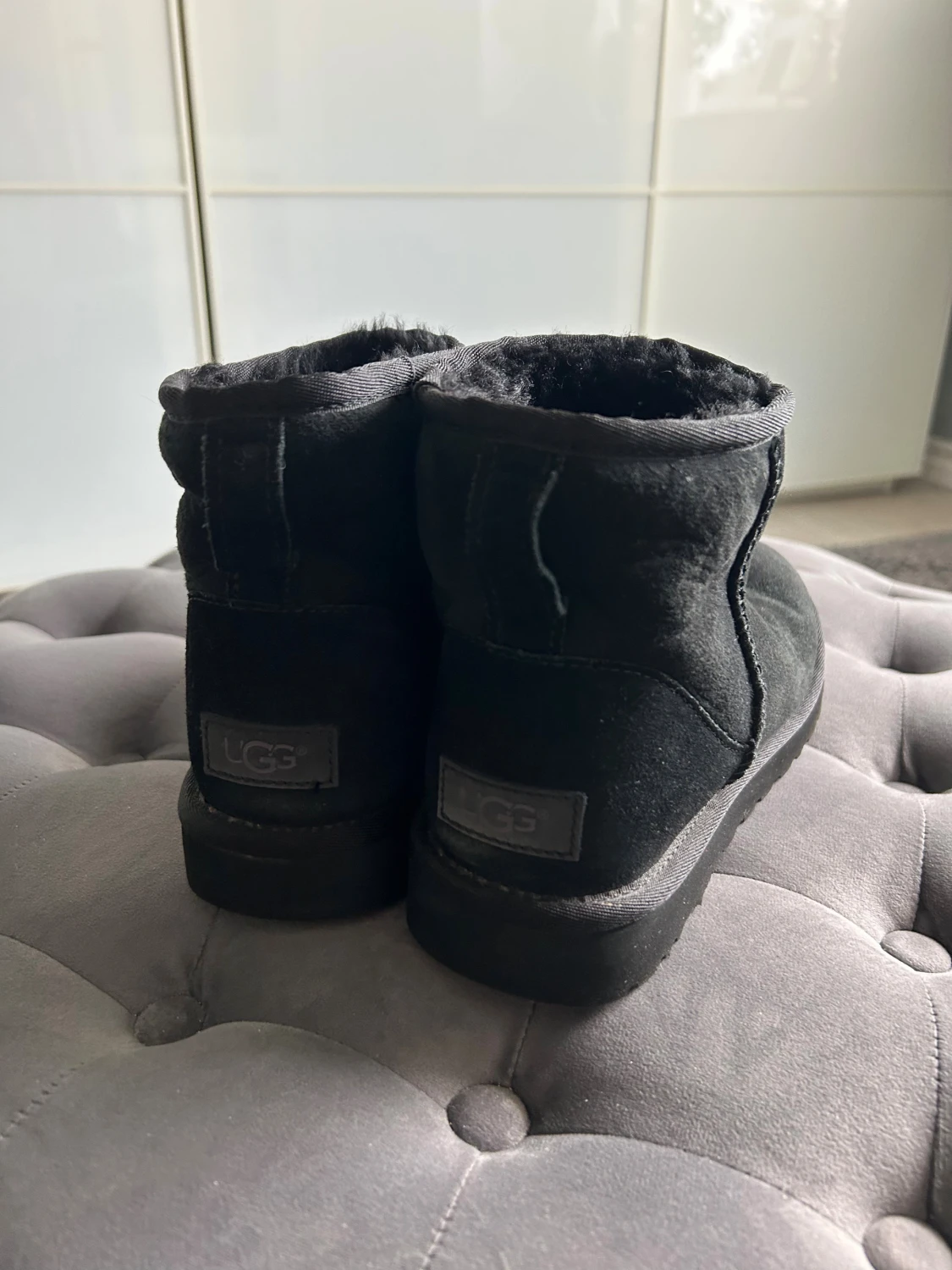 Svarta UGG boots i mocka