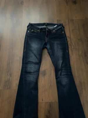 True religion Lågmidjade  - Lågmidjade byxor true religion storlek 25