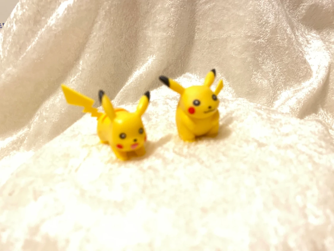 2st Pikachu Figurer - 2