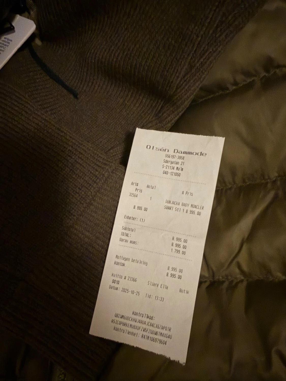 Olivgrön Moncler dunjacka med huva - 1