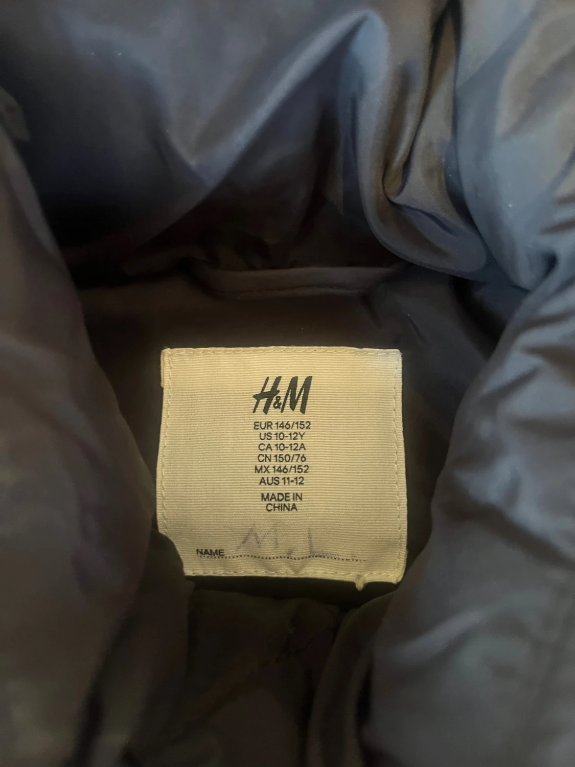 Svart dunväst med fuskpäls från H&M strl 146/152 - 3
