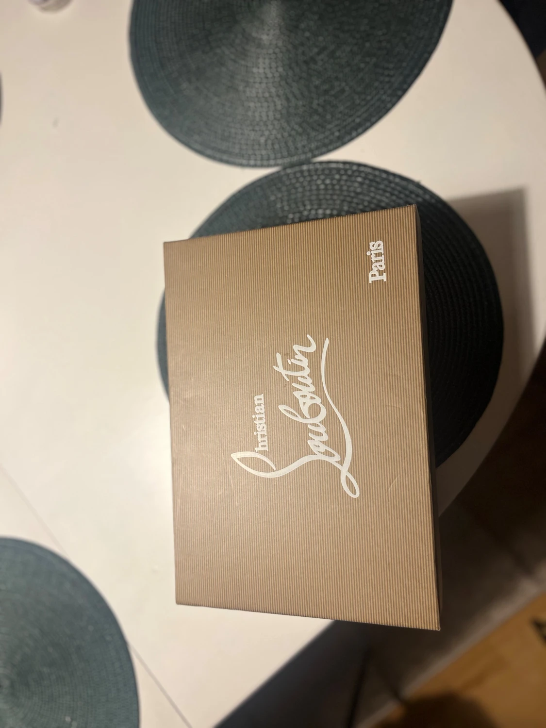 Christian Louboutin vita sneakers med nitar - 2