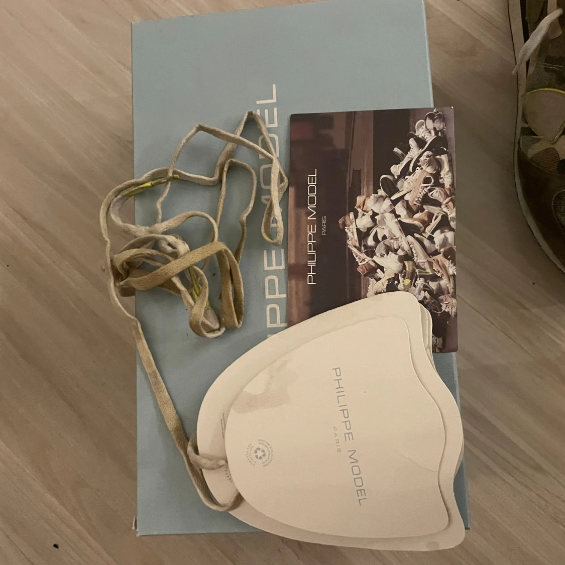 Camouflage sneakers från Philippe Model - 4