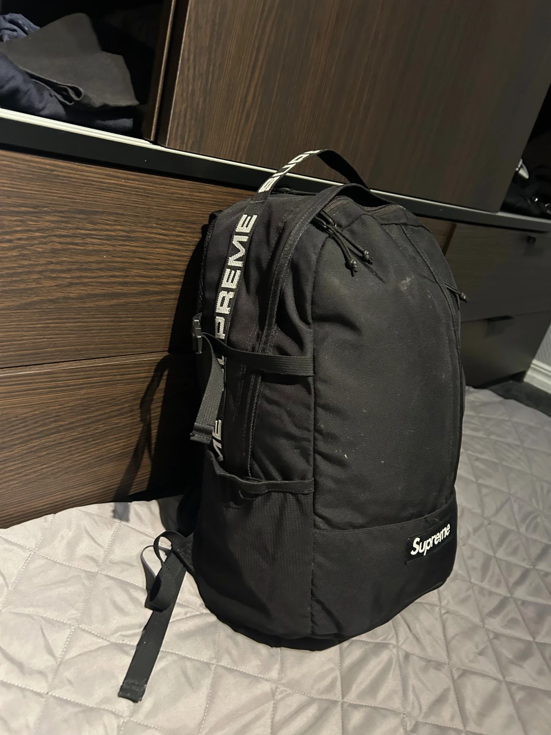 Svart ryggsäck från Supreme - 1