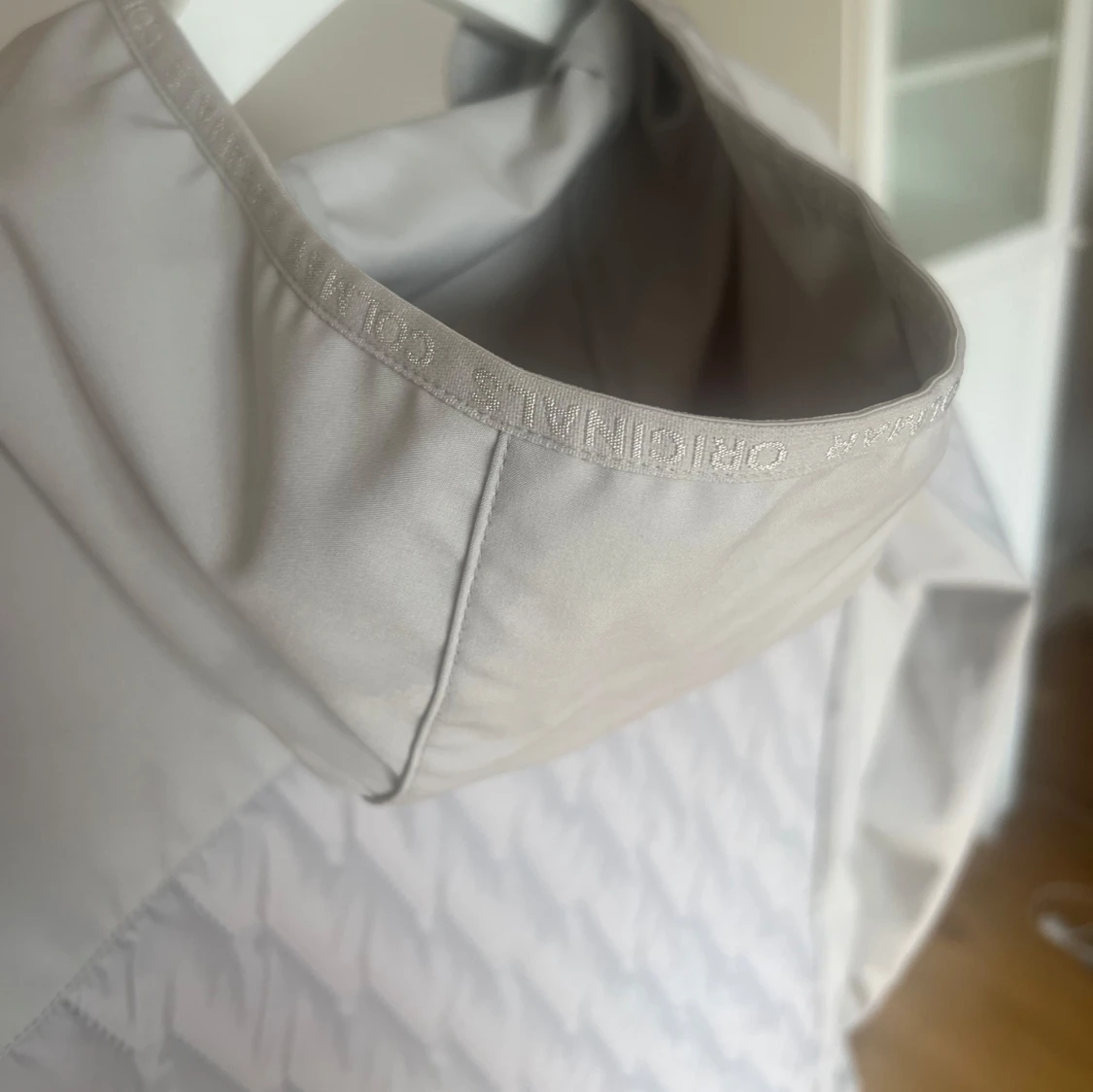 Ljusgrå quiltad jacka från Colmar - 2