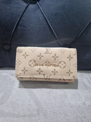 Beige plånbok  - Plånbok 