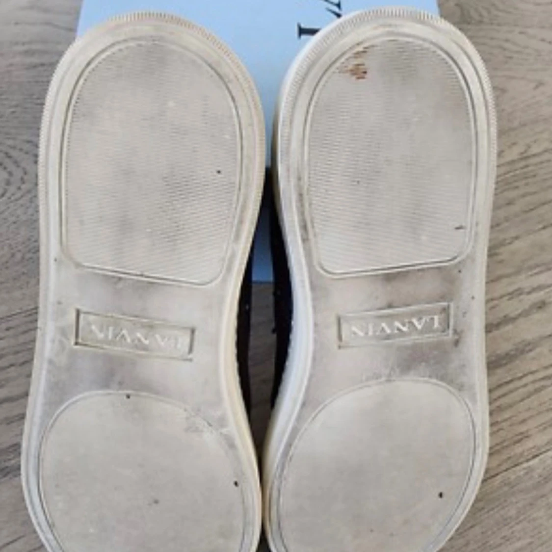 Lanvin vinröda sneakers i mocka - 3