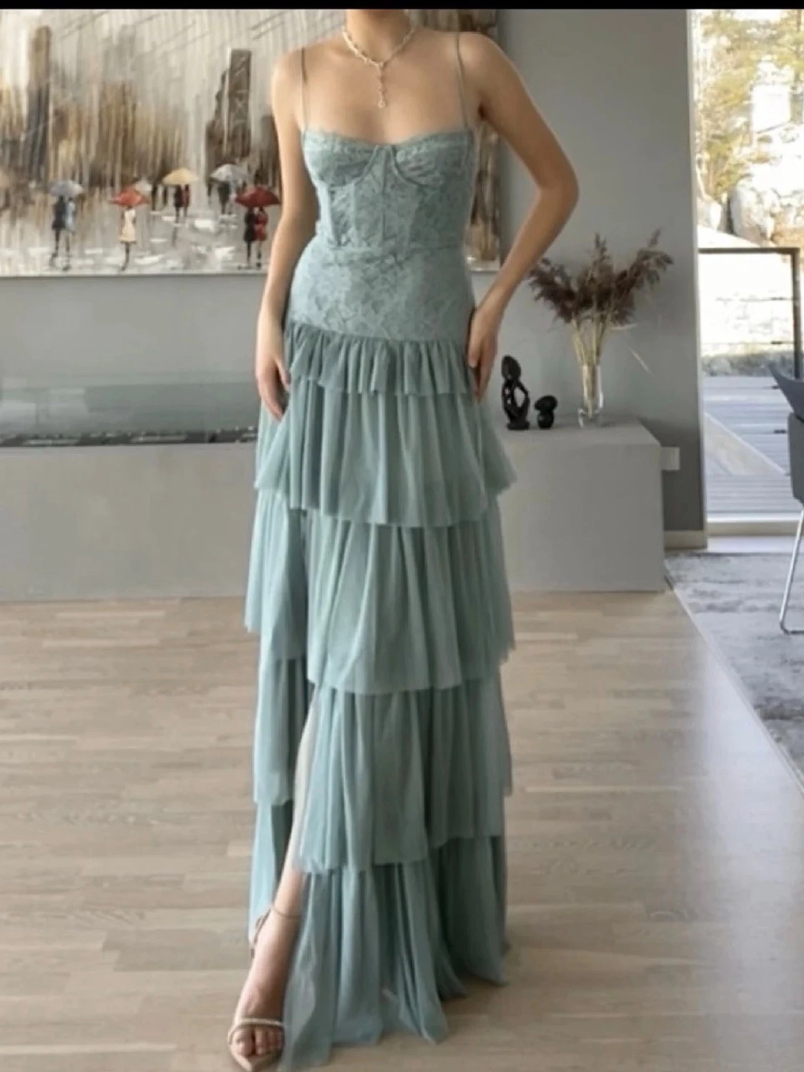 Ljusblå / turkos balklänning med spets och volanger - 3