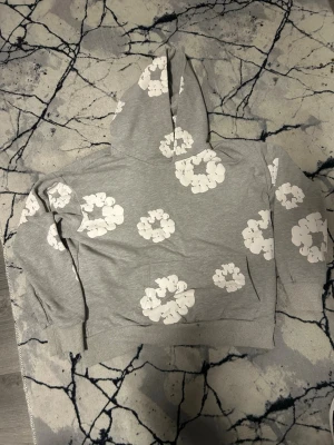 Denim hoodie - Skriv för mer frågor 