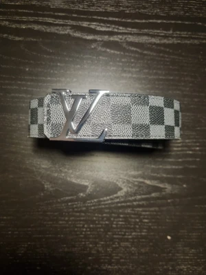 Snyggt bälte - Hej säljer ett snyggt bälte för bra pris. Skickar samma dag.